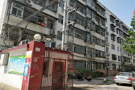 城南晨光花苑4楼，边户，3室2厅1卫63.8万110m2出售